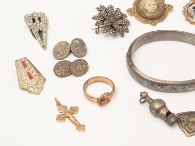 Lot 91 - Antique and later costume jewellery.