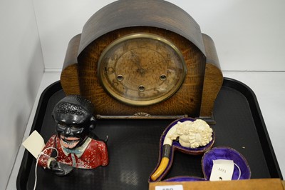 Lot 480 - An assortment of collectables.