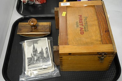 Lot 480 - An assortment of collectables.