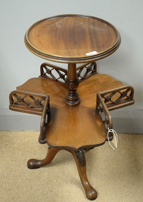 Lot 261 - A Georgian style mahogany tripod table