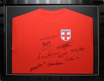 Lot 641 - A 1966 World Cup Winners football shirt signed by members of the England football team