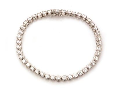 Lot 92 - A diamond tennis bracelet