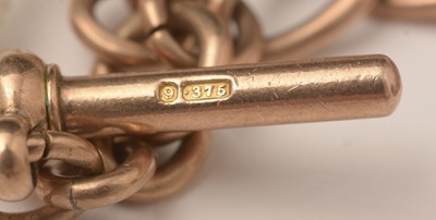 Lot 153 - A 9ct gold graded curb-link watch chain, with 9ct gold swivel fob seal