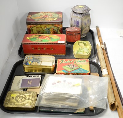 Lot 358 - An assorted selection of collectables.