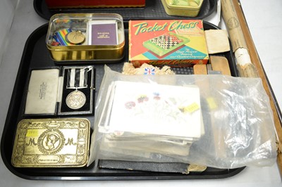 Lot 358 - An assorted selection of collectables.