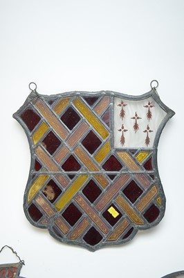 Lot 390 - A selection of three armorial plaques.