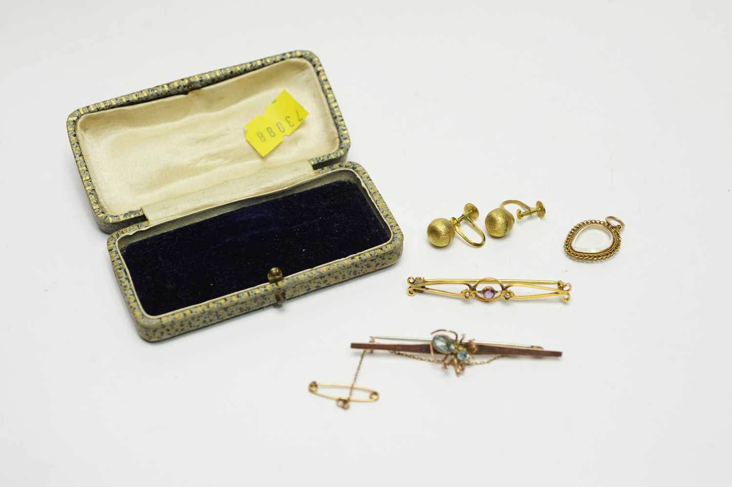 Lot 196 - Edwardian and later yellow-metal jewellery