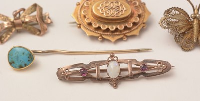 Lot 147 - Victorian and later gold and other jewellery