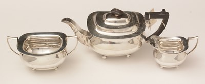 Lot 192 - A George V silver three-piece tea service