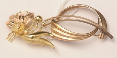Lot 125 - Two gold brooches