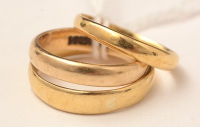 Lot 133 - Three gold wedding bands