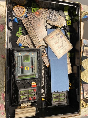 Lot 355 - A selection of various games and models