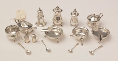 Lot 203 - A collection of small silver items for the table
