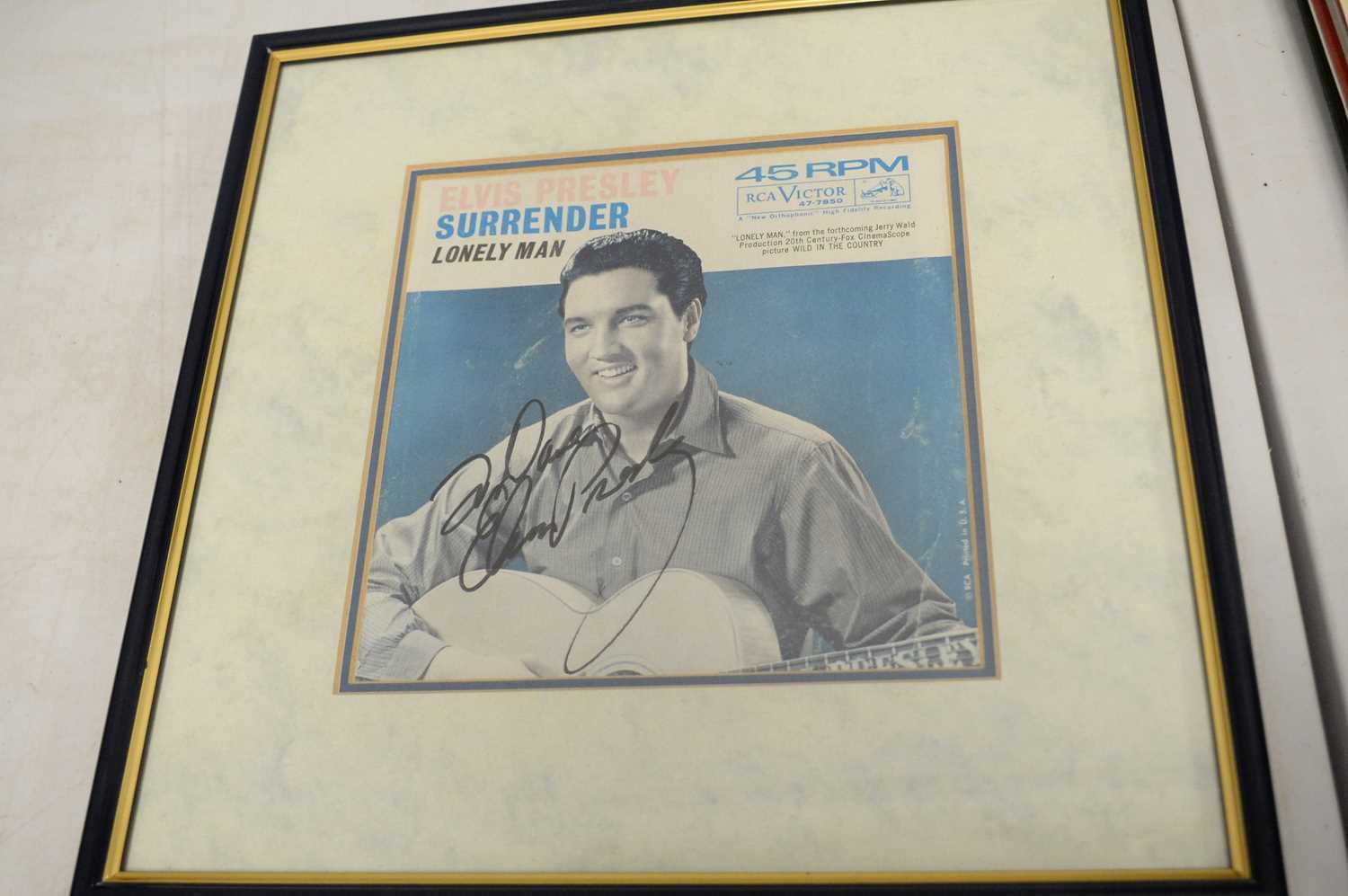 Lot 499 - An autographed Elvis Presley record sleeve.