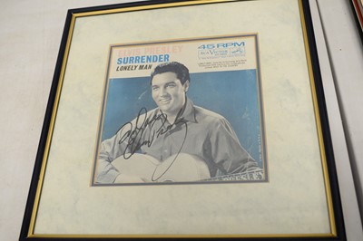 Lot 499 - An autographed Elvis Presley record sleeve.
