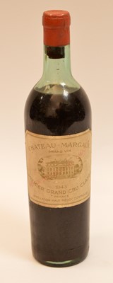 Lot 675 - A bottle of Chateau Margaux, 1943