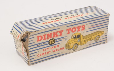 Lot 326 - Five boxed Dinky Supertoys