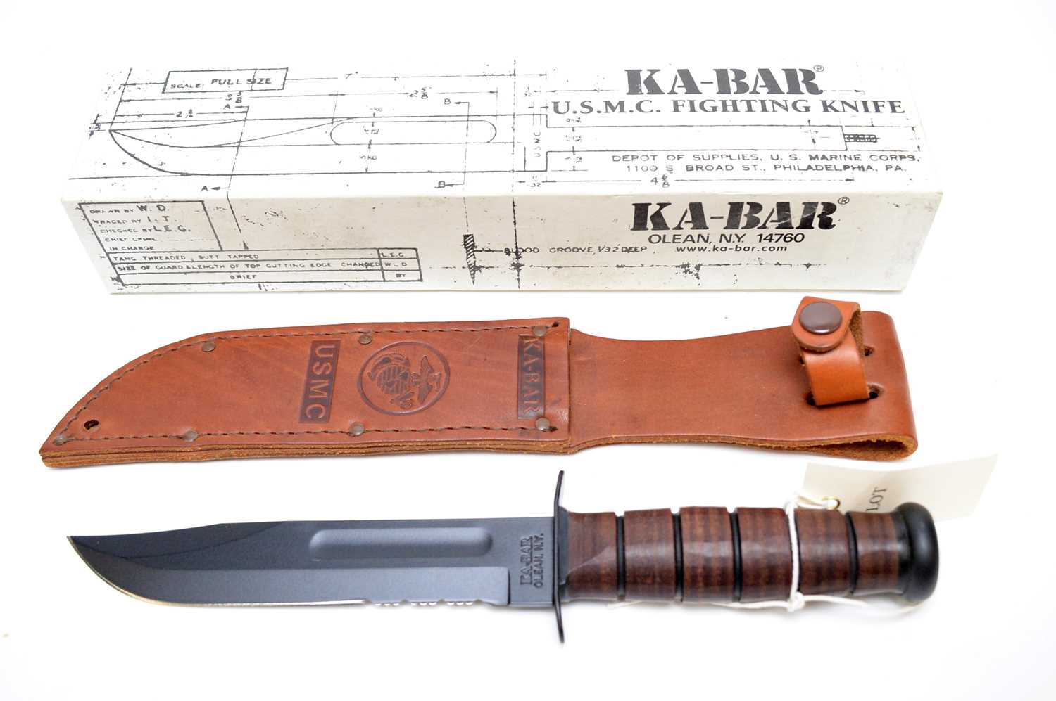 Lot 456 - A modern Ka-Bar United-State Marine Corps fighting knife