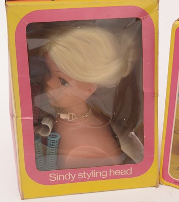 Lot 220 - Boxed Pedigree Sindy doll lifestyle equipment and accessories