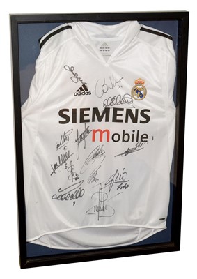 Lot 1145 - Signed Real Madrid 2004-2005 football shirt.