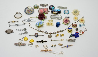 Lot 137 - Victorian and later jewellery