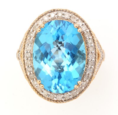 Lot 118 - A blue topaz and diamond ring