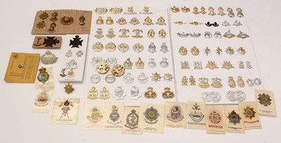 Lot 493 - Collection of British collar badges