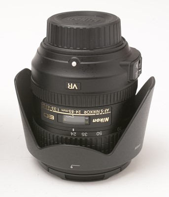 Lot 361 - A Nikon lens.