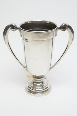 Lot 179 - A 1930s Streamline Moderne silver trophy cup
