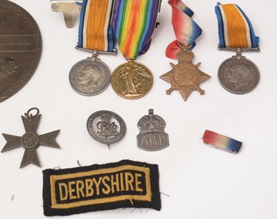 Lot 420 - Group of WWI medals and insignia