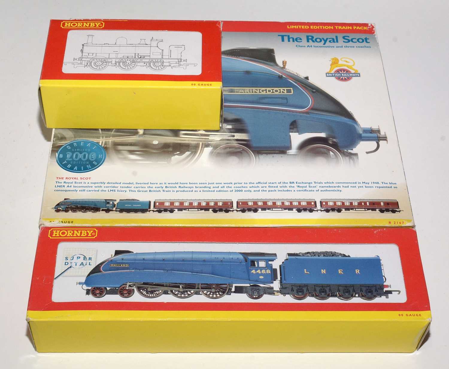 Lot 295 - Hornby and other train interest.