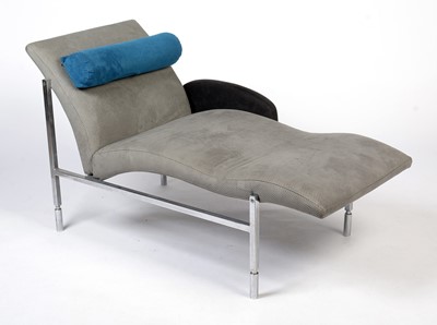 Lot 426 - A modern chaise longue