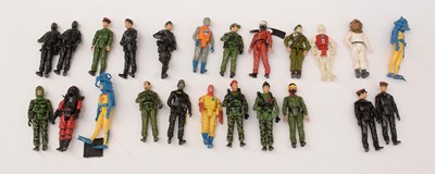Lot 196 - Collection of loose figurines.