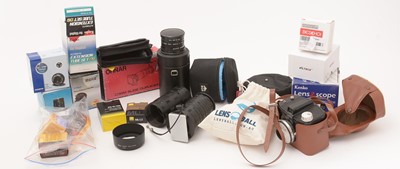 Lot 373 - Photographic accessories.