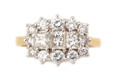 Lot 54 - A diamond dress ring