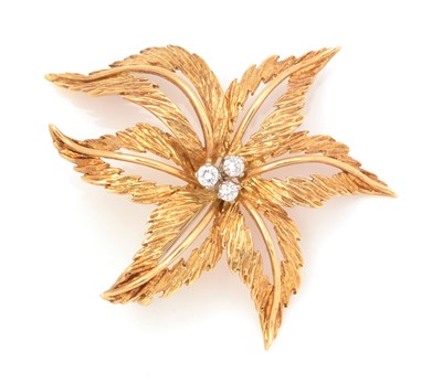 Lot 57 - An 18ct yellow gold and diamond brooch