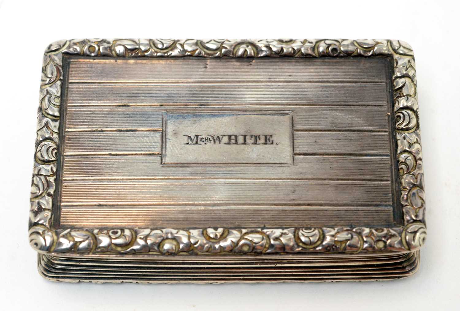 Lot 178 - A George IV silver snuff box, by Thomas Streetin