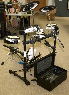 Lot 116 - Roland electronic Drum Kit