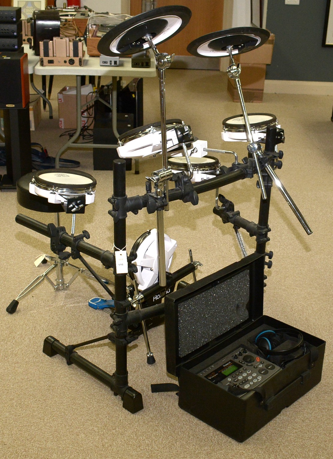 Lot 116 Roland electronic Drum Kit