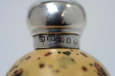 Lot 186 - A silver mounted porcelain egg pattern scent bottle