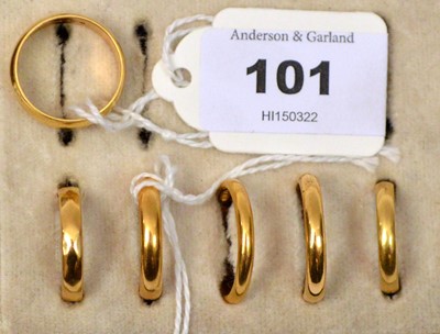 Lot 101 - Six 22ct yellow gold wedding bands