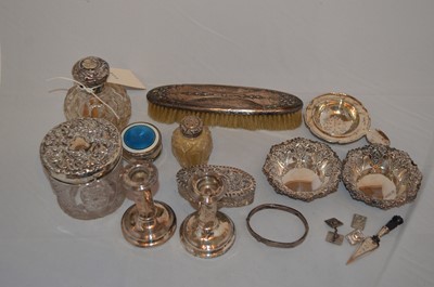 Lot 203 - A selection of silver items