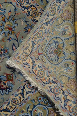 Lot 667 - A Kashan carpet