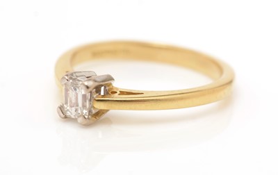 Lot 159 - A single stone diamond ring