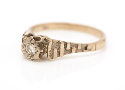 Lot 168 - A single stone diamond ring