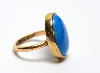Lot 263 - A turquoise ring