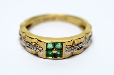 Lot 277 - An emerald and diamond ring