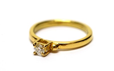 Lot 290 - A single stone diamond ring