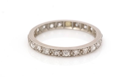 Lot 426 - A diamond eternity ring