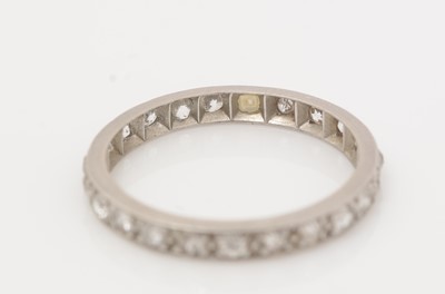 Lot 426 - A diamond eternity ring